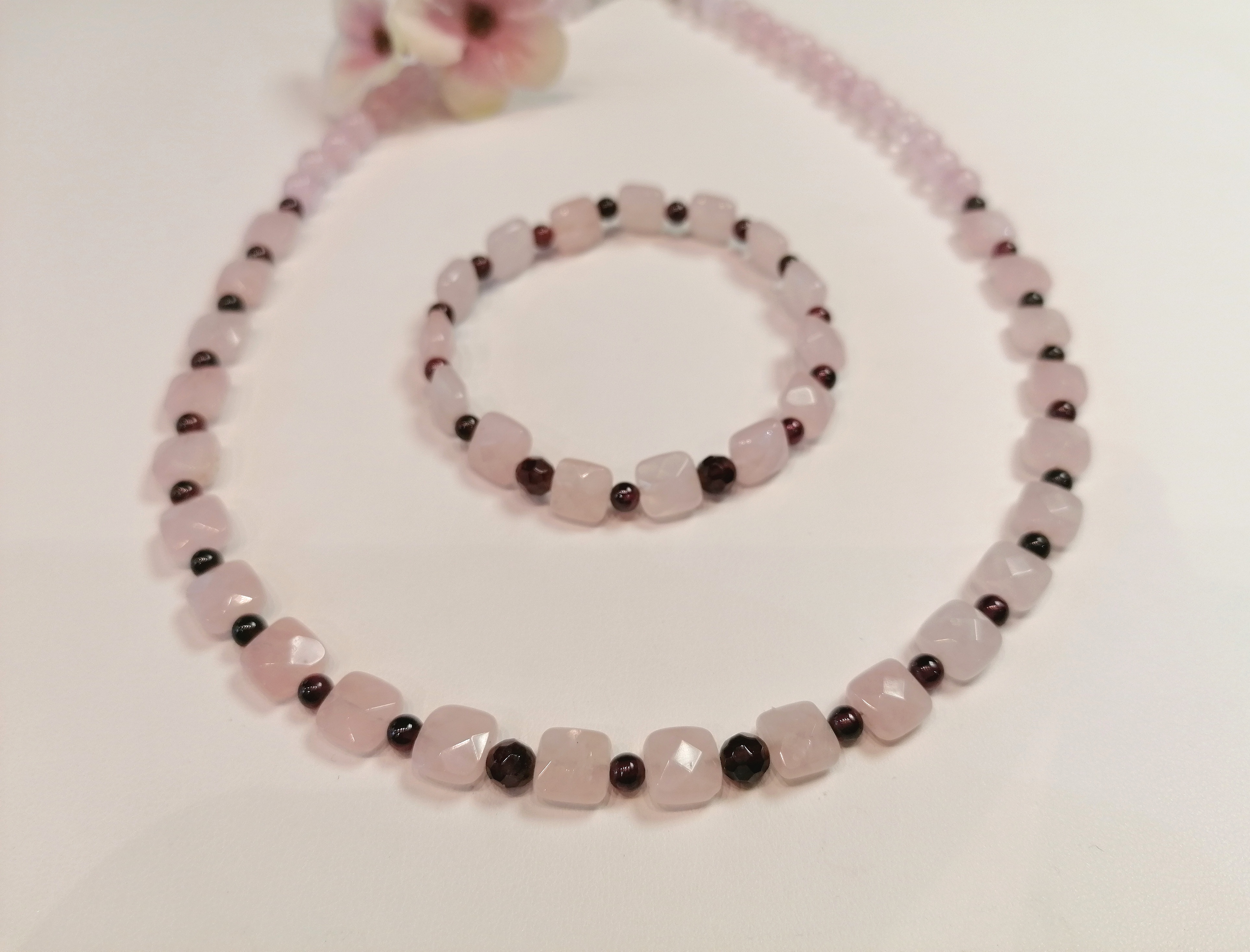 Extra csiszolt rózsakvarc-gránát szett