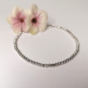 Ezüst modern vésett bogyós karlánc